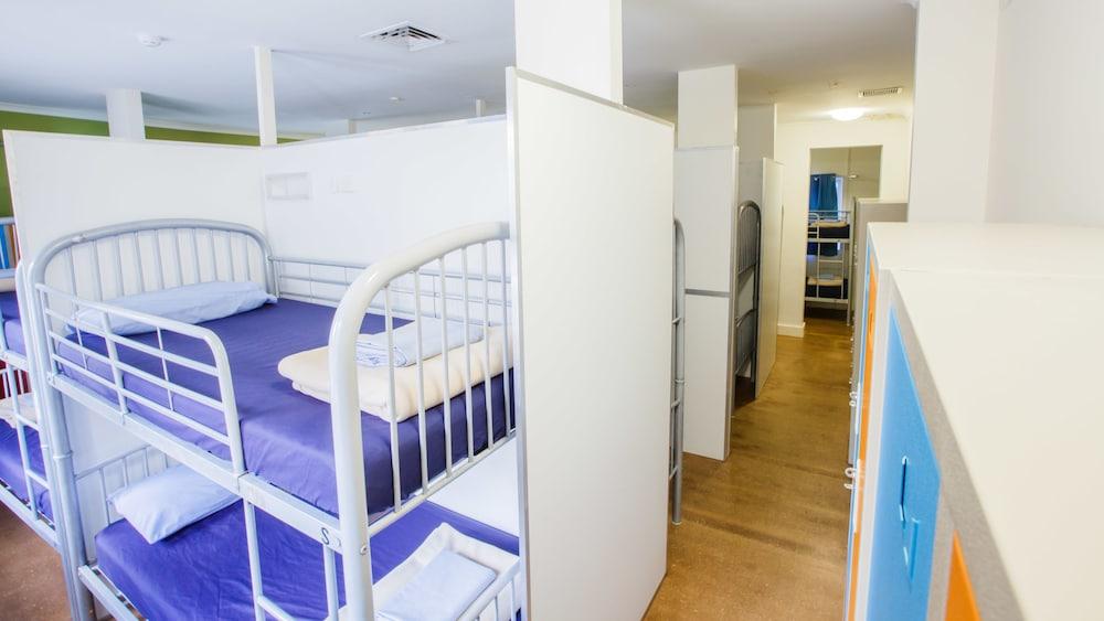 Bunk Brisbane Hostel Fortitude Valley Exterior photo