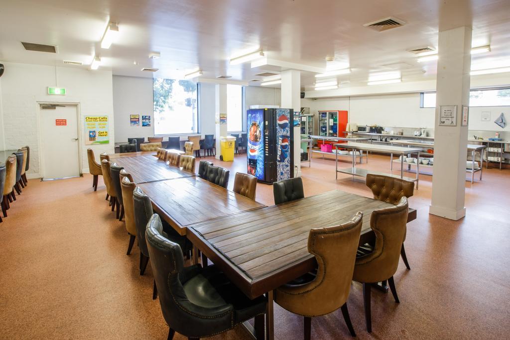 Bunk Brisbane Hostel Fortitude Valley Exterior photo